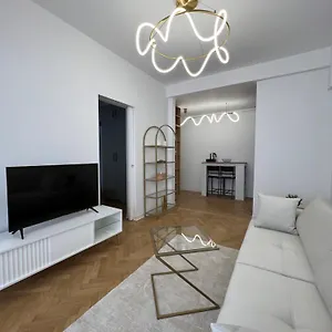  Apartment Center Victoriei St